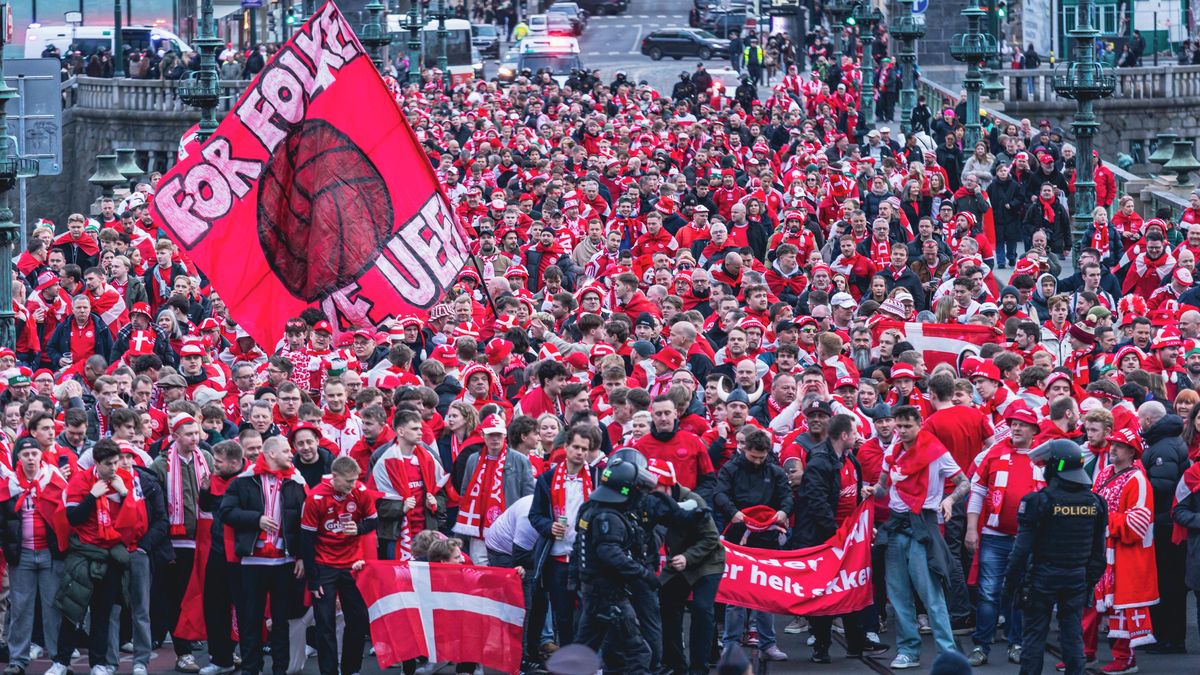 Příznivci „dánského dynamitu“ vyrazili na Letnou ze Staroměstského náměstí